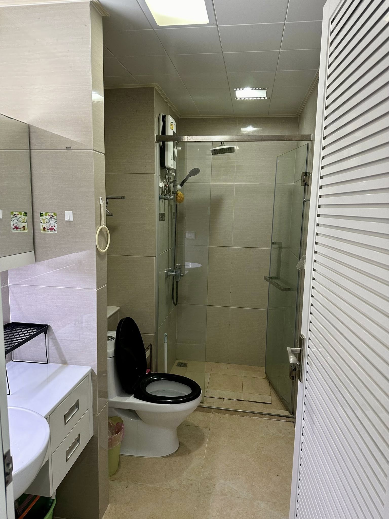 ให้เช่าคอนโด TC Green Rama 9 (ทีซี กรีน พระราม 9) High Rise โซนพื้นที่ MRT พระราม9 📍 ห้องแบบ 1ห้องนอน / 1ห้องน้ำ · ขนาดห้อง 39 ตรม. ชั้น 8 ตึก B