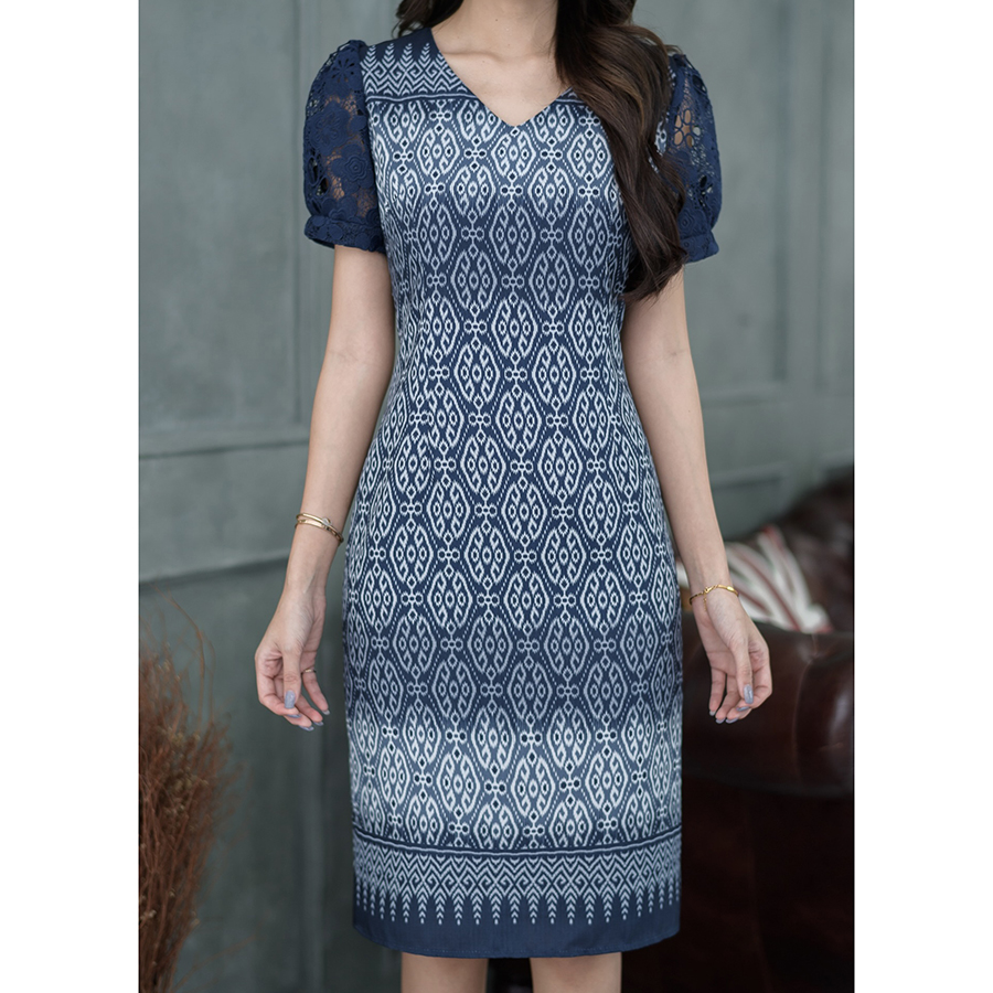 kudapy เดรสสั้นคอวีผ้าไหมพิมพ์ลายไทย สีน้ำเงินกรมท่า,สีดำ แขนตุ้กตา ทรงเอเข้ารูป งานสวยมาก มีซับใน ซิบหลังอย่างดีค่ะ