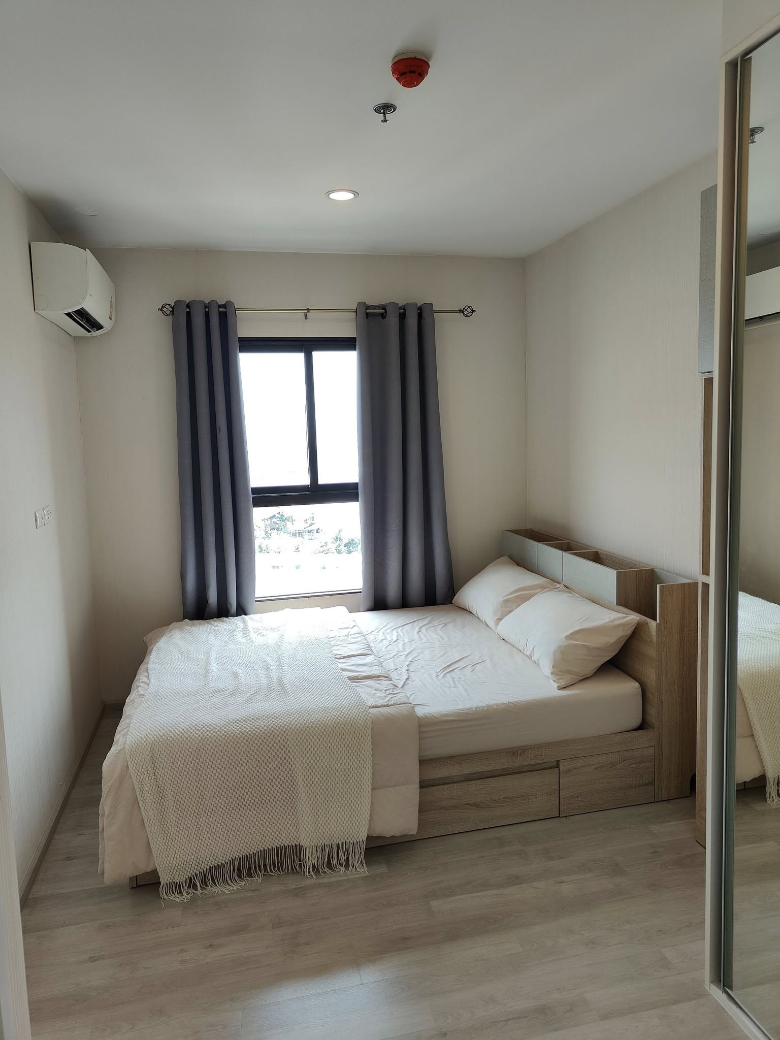 ปล่อยเช่า Plum Condo Central Station (Phase 1) : พลัม คอนโด เซ็นทรัล สเตชั่น (เฟส 1) - โซนพื้นที่ MRT สามแยกบางใหญ่ 1ห้องนอน 1ห้องน้ำ - ขนาดห้อง 26.49 ตรม. ชั้น 12 - ให้เช่า 8,000 ต่อเดือน