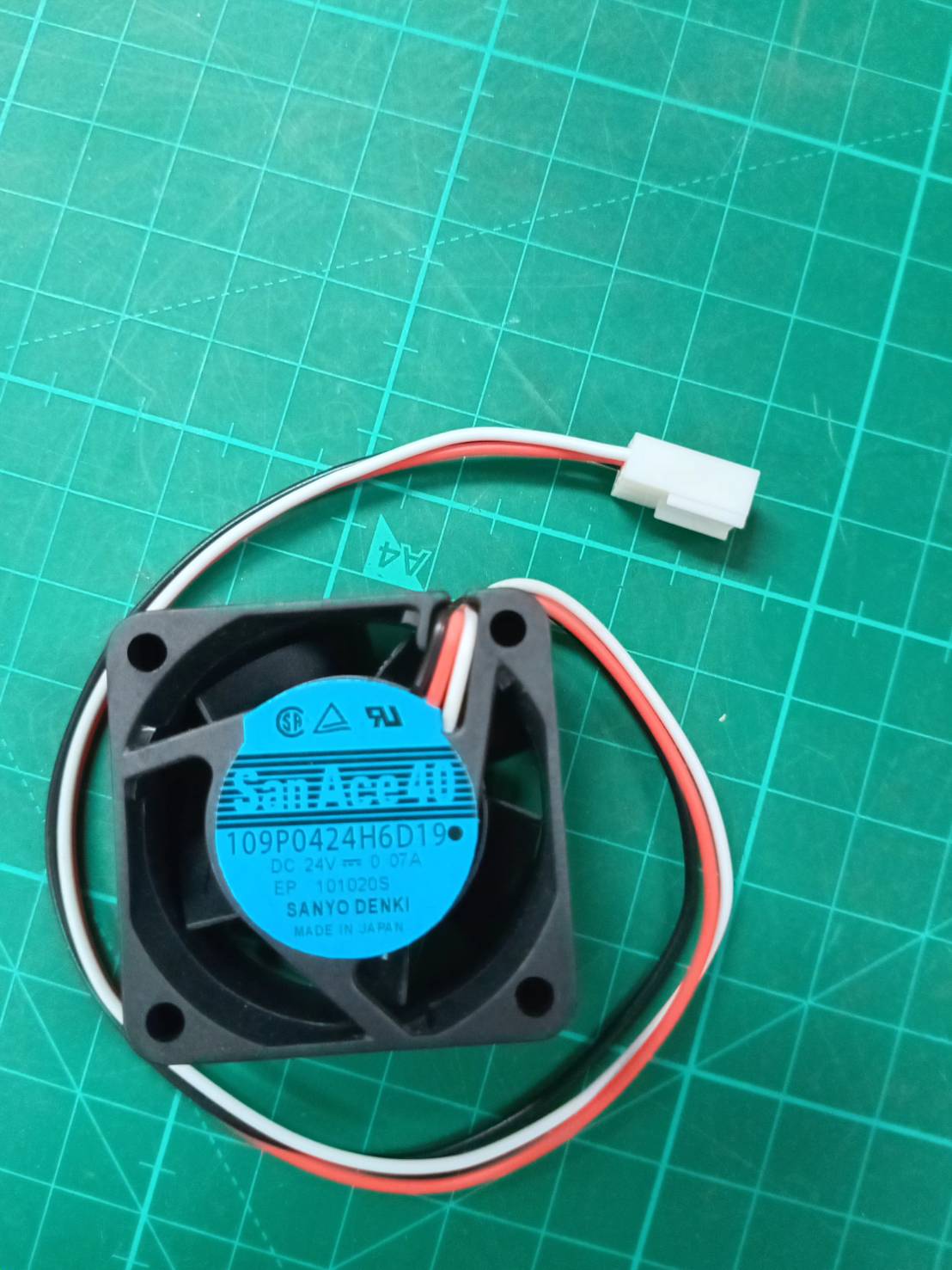 Sanyo 4CM 9WF0424F6D04 24V 0.076 A 4020 FANUC พัดลม