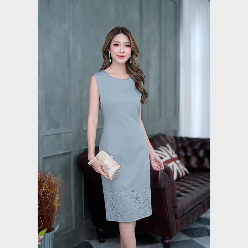 kudapyเดรสสูท+เสื้อคลุมสีเทา ผ้าพื้นแขนกุดแต่งลูกไม้ช่วงชายกระโปรง