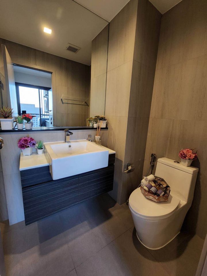 ปล่อยเช่าคอนโด The Politan Aqua (เดอะ โพลิแทน อควา) - วิวแม่น้ำชั้นสูง 1ห้องนอน 1ห้องน้ำ 1ห้องนั่งเล่น - ใกล้ MRT พระนั่งเกล้า - ขนาดห้อง 30 ตรม. ชั้น 53