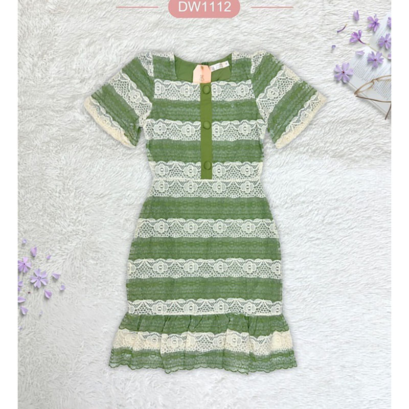 kudapy เดรสสั้นสีชมพู/สีดำ/สีเขียว ชายระบายลูกไม้ลายทาง ใส่สบายสวยดูดี