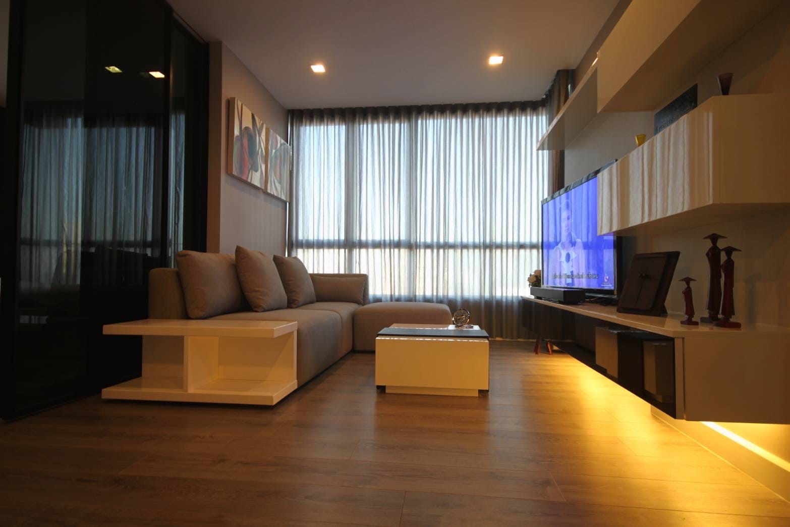 ให้เช่า The Room Sukhumvit 40 (เดอะ รูม สุขุมวิท 40) ชั้น7ทิศตะวันออก เฟอร์ครบ