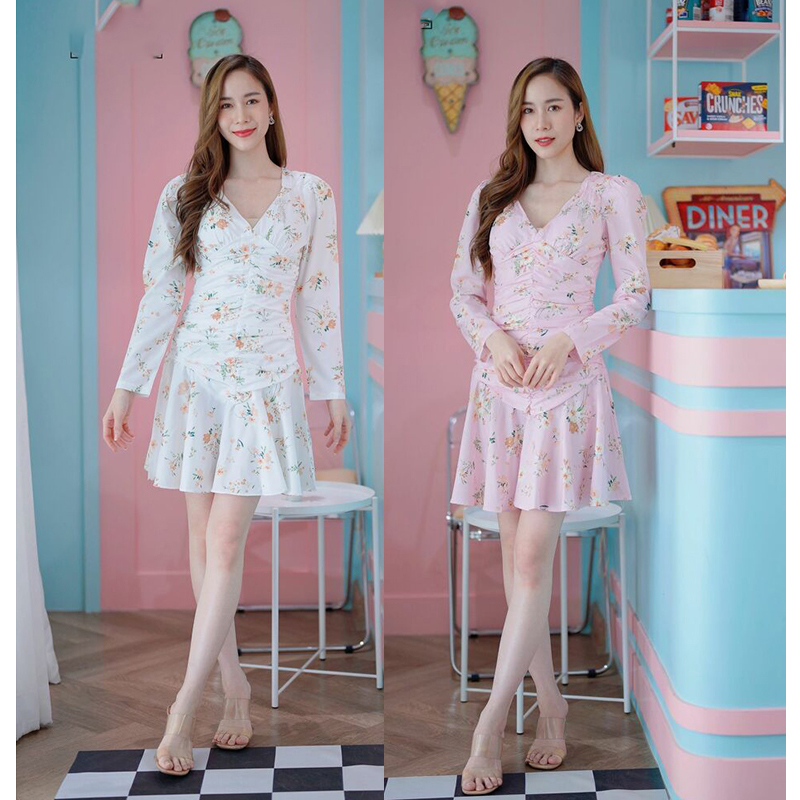 kudapy เดรสสั้นสีชมพู/สีขาว แขนยาวลายดอกไม้สวยดูดีใส่สบาย
