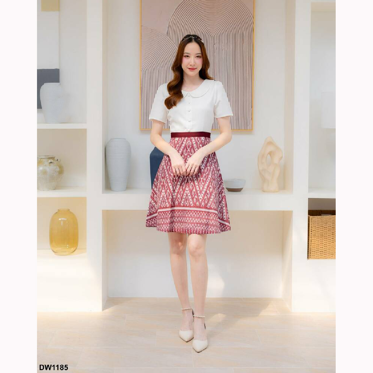 kudapy เดรสั้นสีชมพู/สีแดง/สีน้ำตาล/สีกรม คอปก งานกระดุมหน้า กระโปรงลายไทย งานสวยมากก แต่งขอบเอวใส่แล้วพรางหุ่น