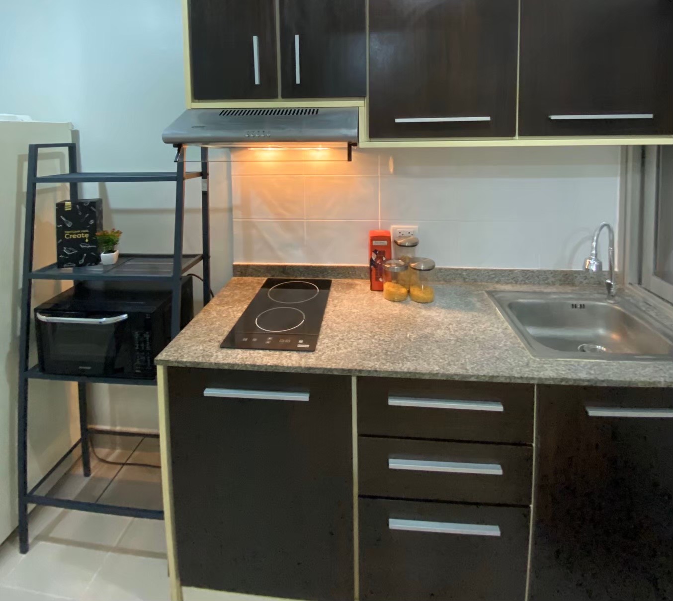 ให้เช่า Zenith Place @ Huay Kwang (ซีนิธ เพลส แอท ห้วยขวาง) ห้องสวยมีเครื่องซักผ้า