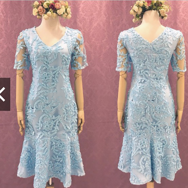 kudapy เดรสลูกไม้สีฟ้า/ชมพูพิ้งโกลด์ แขนสั้น คอวี กระโปรงระบายชาย ผ้ามุ้งปักลวดลายด้วยริบบิ้นผ้า