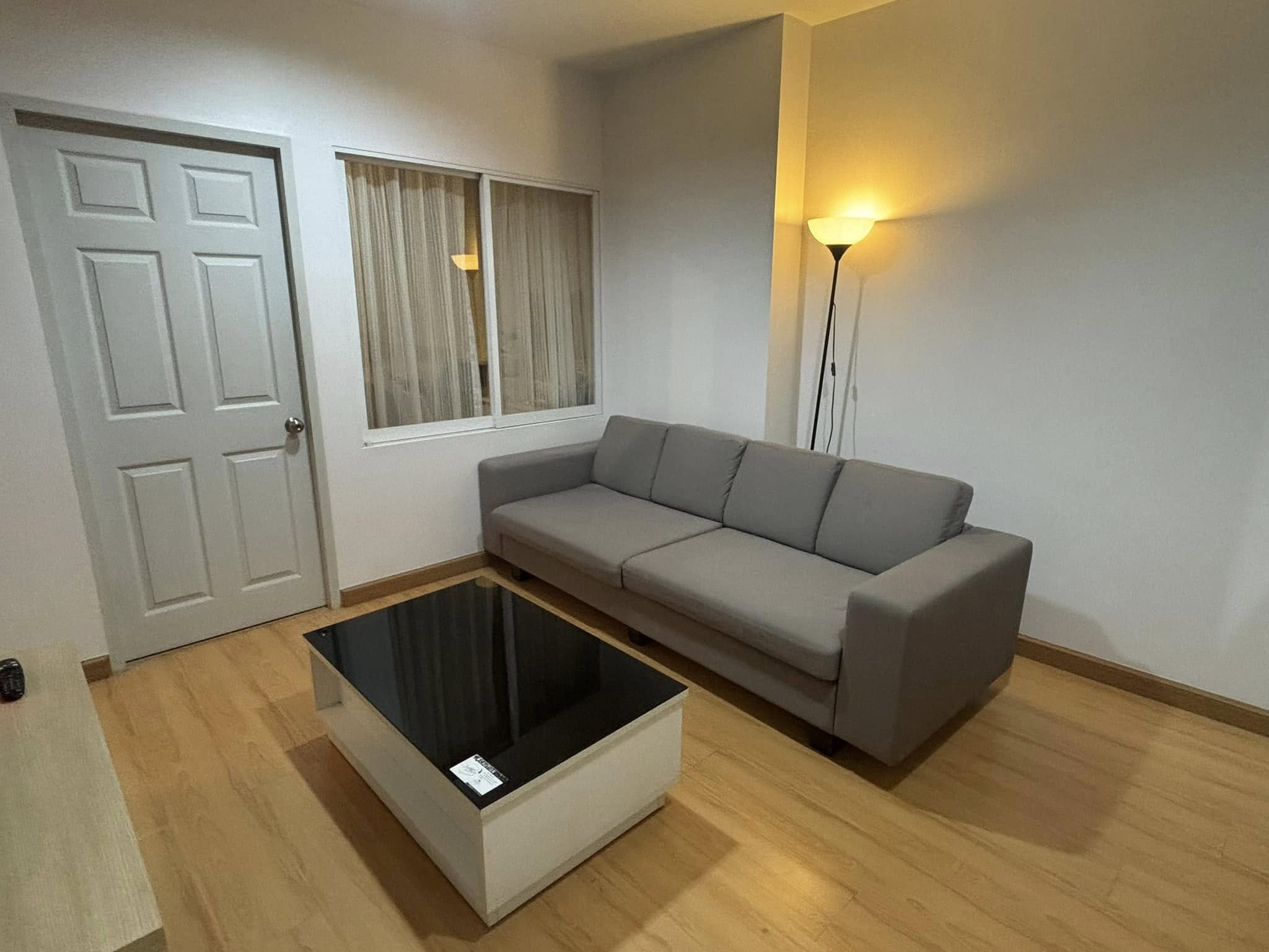 ปล่อยเช่า Life @ Ratchada - Suthisan (ไลฟ์ แอท รัชดา - สุทธิสาร) - โซนพื้นที่ MRT สุทธิสาร 1ห้องนอน 1ห้องน้ำ - ขนาดห้อง 45 ตรม. ชั้น 12 - ให้เช่า 17,000 ต่อเดือน