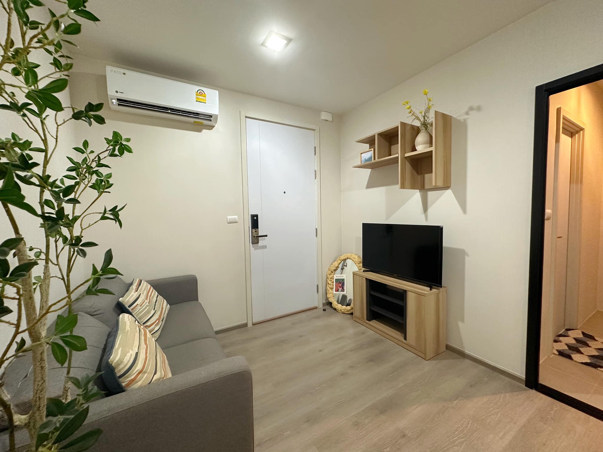 ให้เช่าคอนโด The Base Phetkasem (เดอะ เบส เพชรเกษม) - ตกแต่งเฟอร์ครบน่าอยู่มีเครื่องซักผ้า - การเดินทาง: ใกล้รถไฟฟ้า MRT เพชรเกษม 48