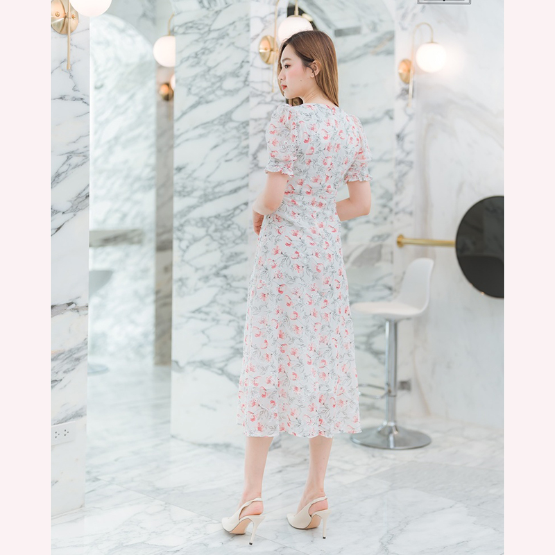 kudapy เดรสยาวสีชมพู/สีฟ้า/สีขาว ลายดอกผ้าปักสวยใส่สบายดูดีน่ารักมากๆ