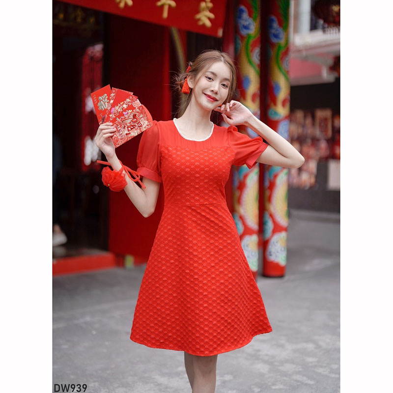 kudapy เดรสสั้นสีแดง ผ้าทอลายนูนแขนชีฟอง ใส่ออกงาน ใส่งานตรุษจีนสวยดูดี