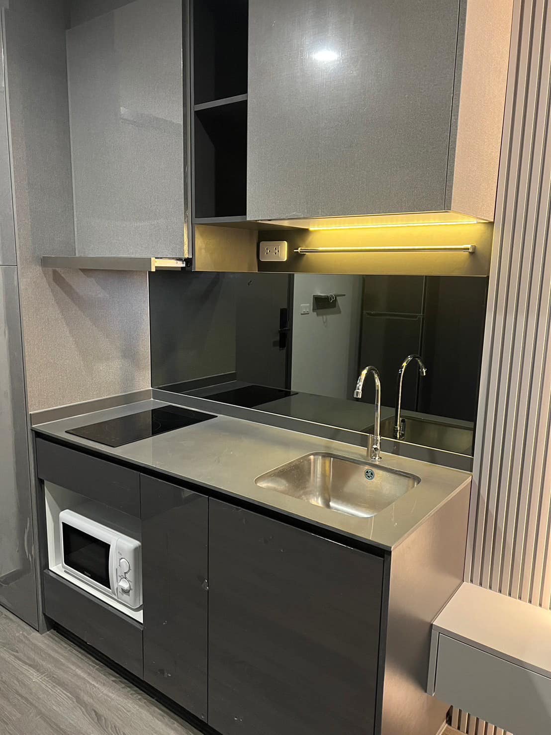 ปล่อยเช่าคอนโด IDEO Chula - Samyan (ไอดีโอ จุฬา - สามย่าน) - 1ห้องนอน 1ห้องน้ำ 1ห้องนั่งเล่น - ใกล้ MRT สามย่าน / จุฬา - ขนาดห้อง 35 ตรม. ชั้น 3 ตึก B