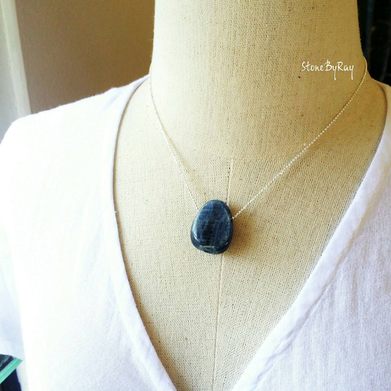 สร้อยคอเงินจี้หินไคยาไนท์ (Kyanite)