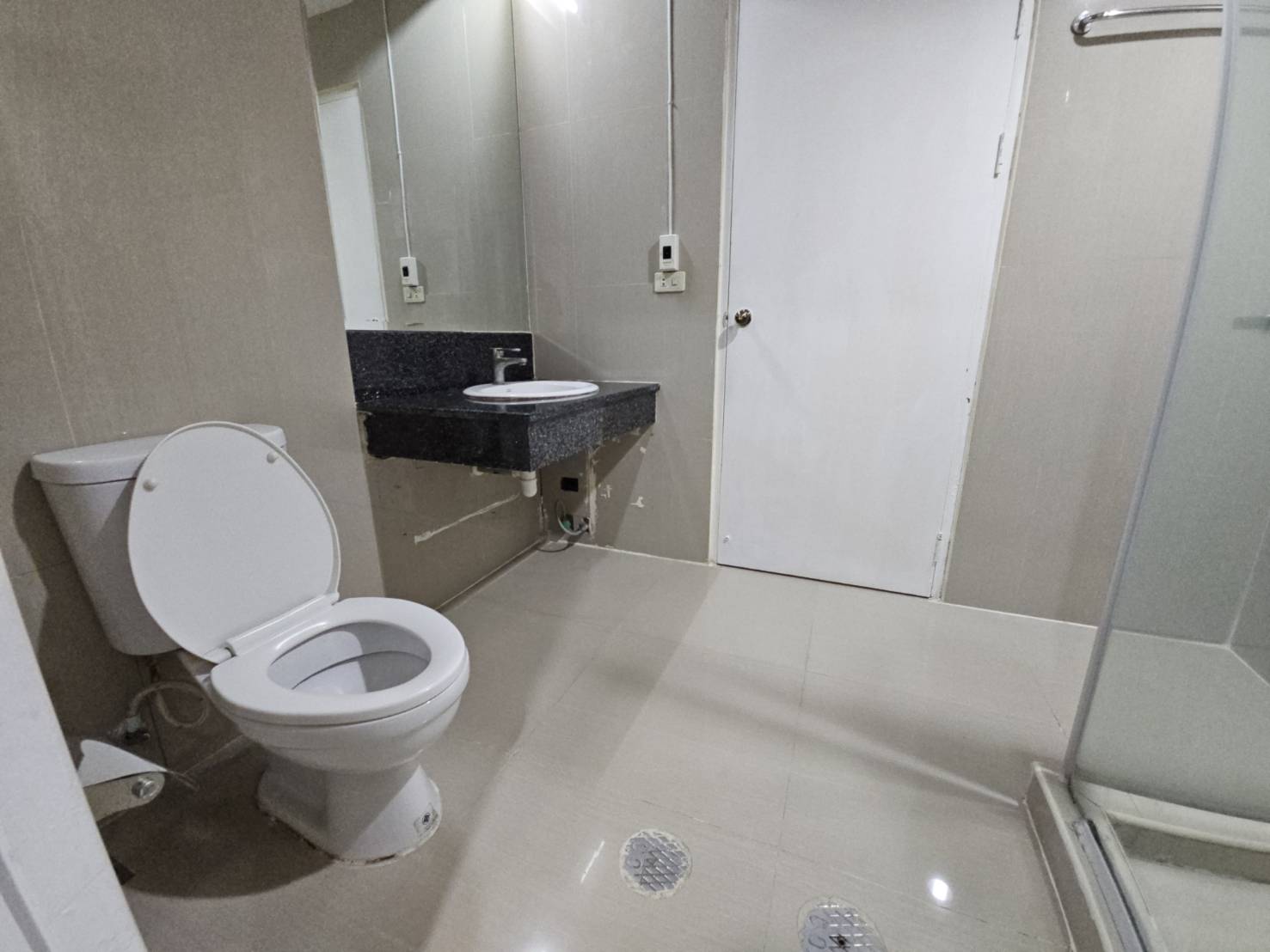 ปล่อยเช่าคอนโด Regent Royal Place 1 (รีเจ้นท์ รอยัล เพลส 1) ซอย มหาดเล็กหลวง 1 - 2ห้องนอน 2ห้องน้ำ 1ห้องนั่งเล่น - ใกล้ BTS ราชดำรึ / เซ็นทรัลเวิลด์ สยาม / จุฬา - ขนาดห้อง 84 ตรม. ชั้น 15