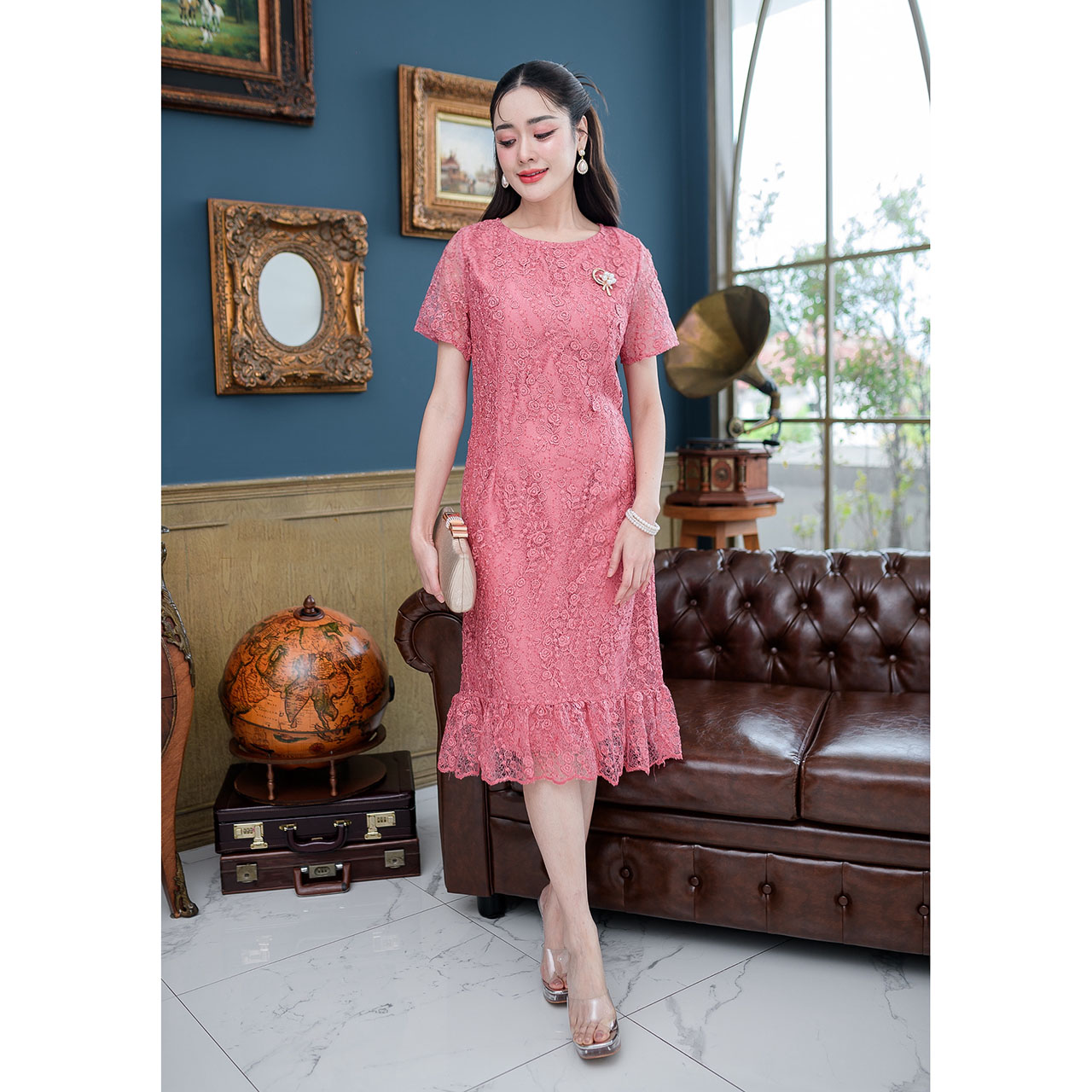 kudapy เดรสสั้นสีชมพู/สีเหลืองทอง ผ้าลูกไม้ทั้งชุด ผ้าสวยเกรดพรีเมี่ยม เป็นผ้าลูกไม้ลายกุหลาบแซมเลื่อมทั้งตัว