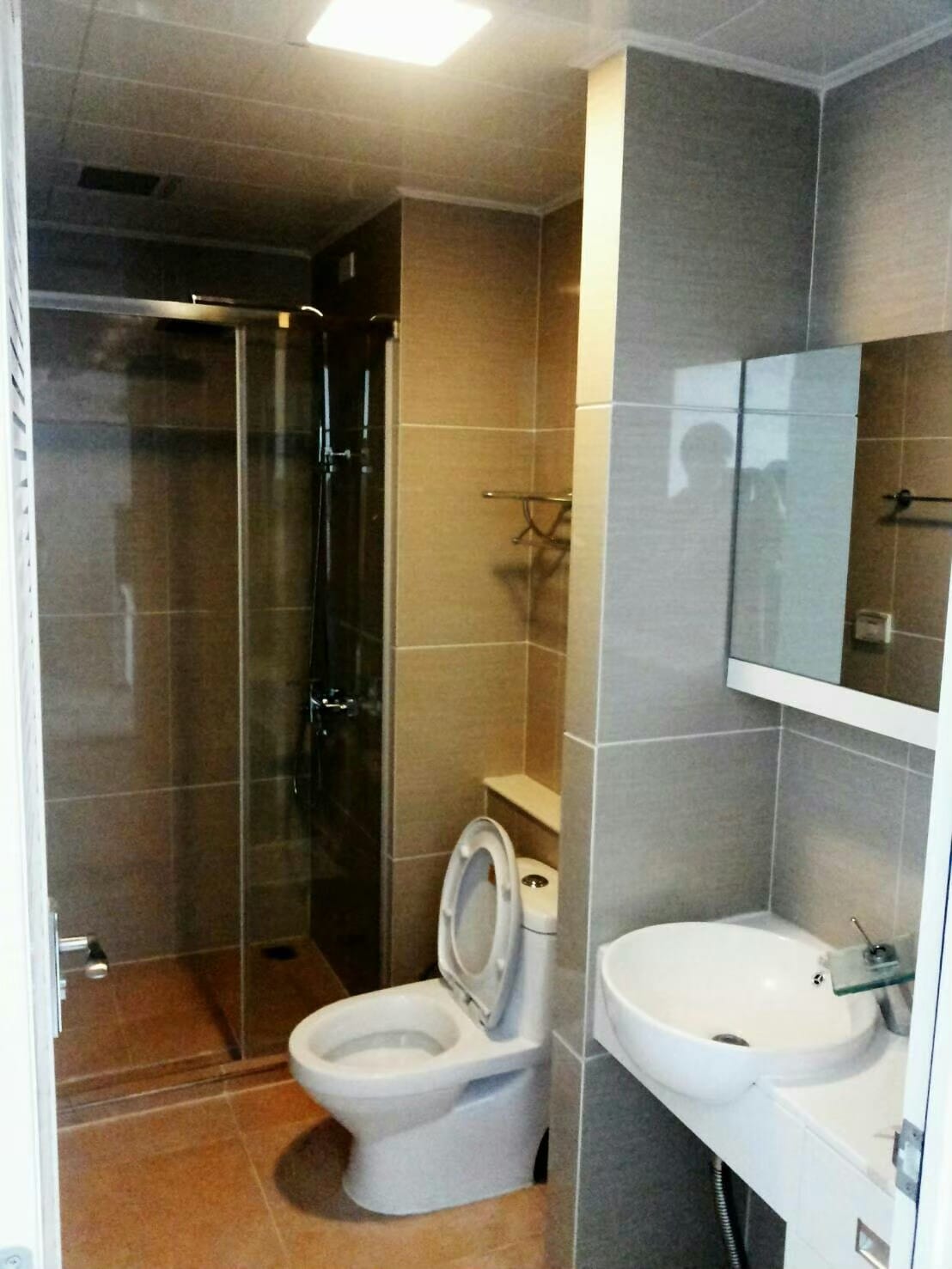 ปล่อยเช่าคอนโด TC Green Rama 9 (ทีซี กรีน พระราม 9) - โซนพื้นที่ MRT พระราม 9. รฟม. - 1ห้องนอน 1ห้องน้ำ 1ห้องนั่งเล่น - ขนาดห้อง 37.5 ตรม. ชั้น 15 ตึก A