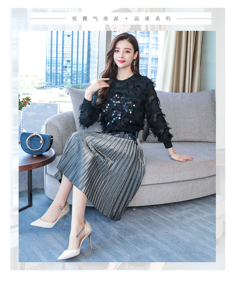 kudapy ชุด set เสื้อสีดำ และกระโปรงสีเทาเงิน สวยหรูมากๆๆค่ะ