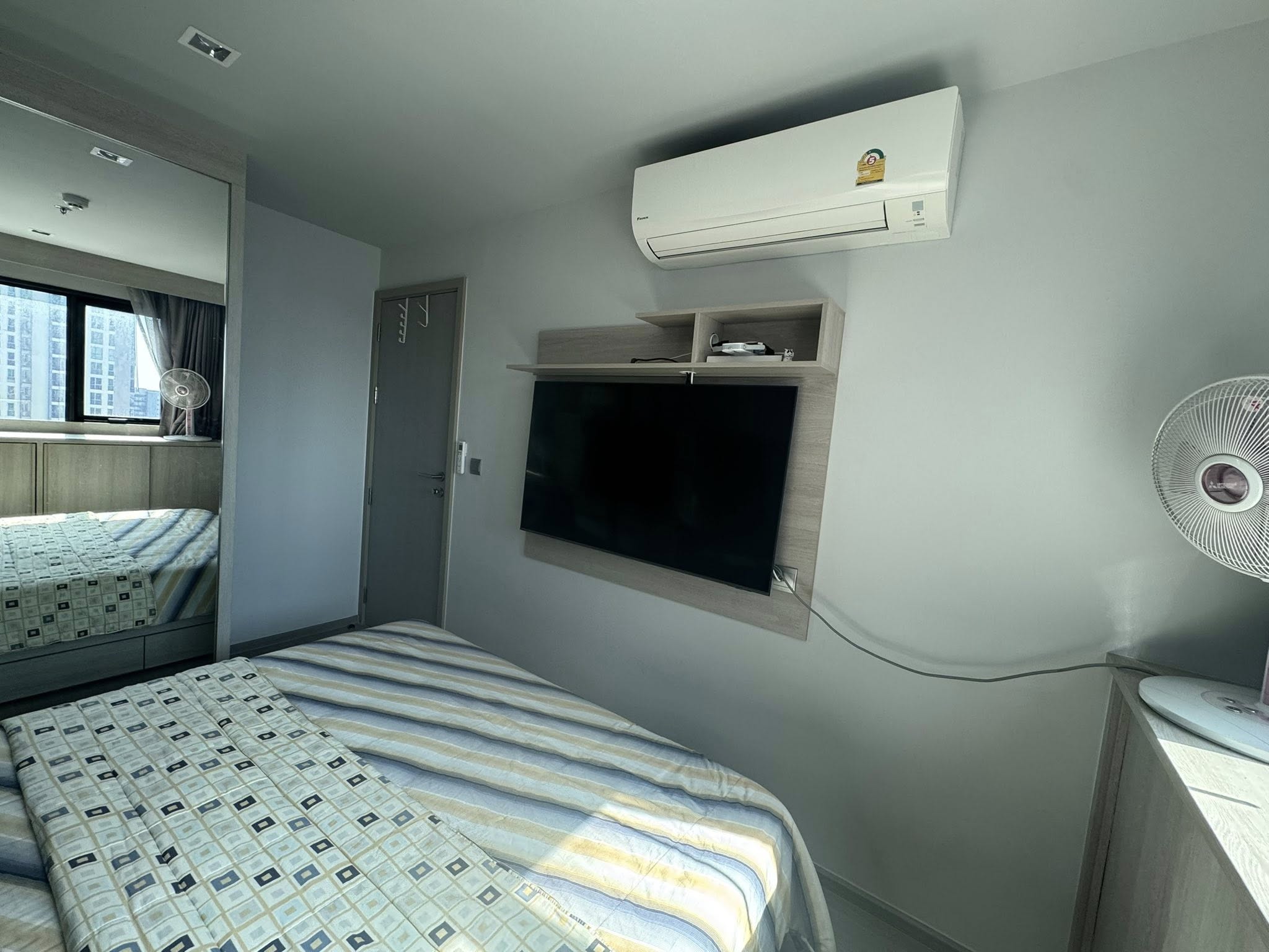 คอนโด Life Ladprao (ไลฟ์ ลาดพร้าว) High Rise โซนพื้นที่ BTS ห้าแยกลาดพร้าว ให้เช่าห้องแบบ 1ห้องนอน 1ห้องอเนกประสงค์ 1ห้องน้ำ ขนาดห้อง 35 ตรม. ชั้น 25 ตึก A