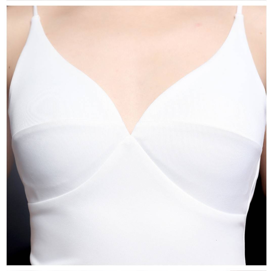 kudapy ชุดราตรียาวสายเดี่ยวเปิดหลัง สีแดง,ขาว,ดำ,ครีมทอง เดรสผ่าข้างจีบเอว ทรงเข้ารูป งานสวยจริงค่ะผ่าข้างตามแบบ