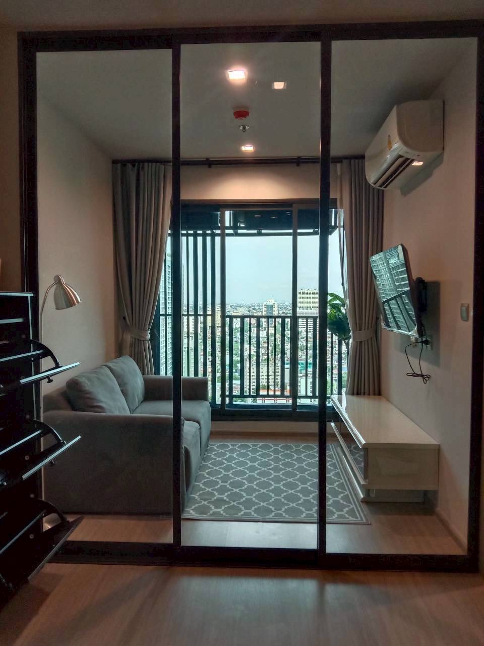 ให้เช่าคอนโด Life Ladprao (ไลฟ์ ลาดพร้าว) โซน รถไฟฟ้า BTS ห้าแยกลาดพร้าว ห้องแบบ 1ห้องนอน / 1ห้องน้ำ ขนาดห้อง 35 ตรม. ชั้น 27 ตึก B