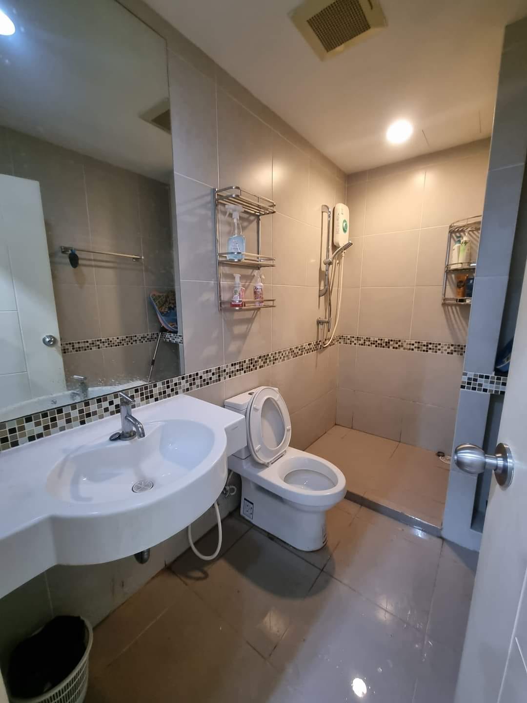 ปล่อยเช่าคอนโด Centric Ratchada - Suthisan (เซ็นทริค รัชดา - สุทธิสาร) - 1ห้องนอน 1ห้องน้ำ 1ห้องนั่งเล่น 1ห้องครัว - ใกล้ MRT สุทธิสาร - ขนาดห้อง 32 ตรม. ชั้น 19