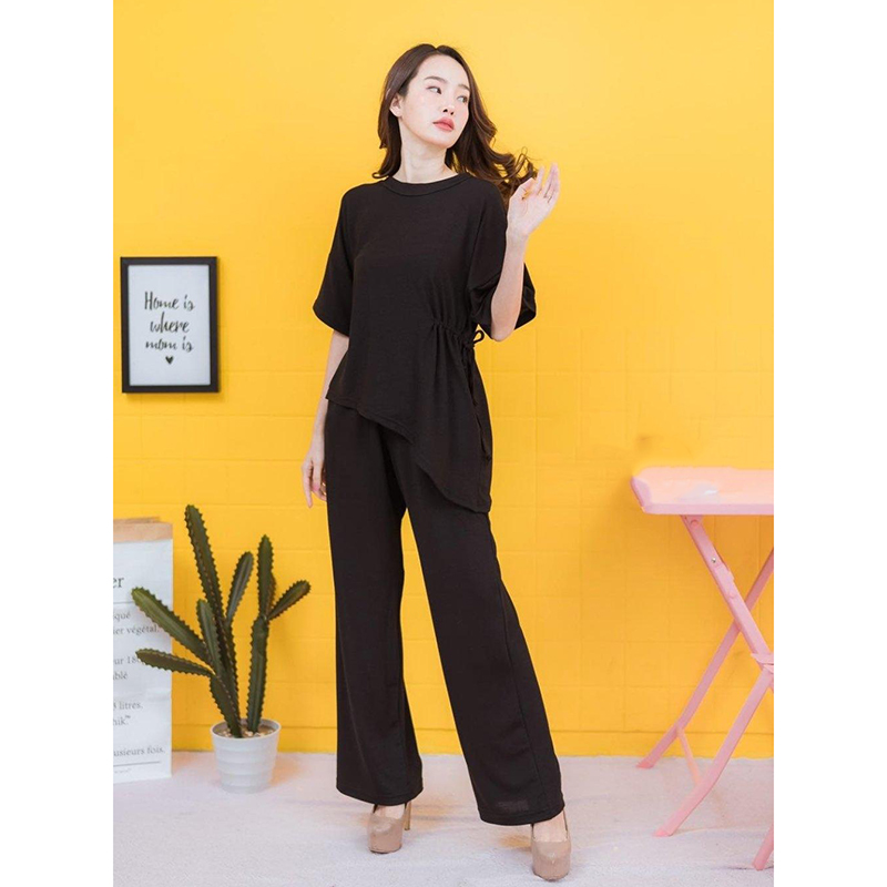 kudapy ชุดเซทเสื้อแต่งปลายเฉียงรูดข้างสีแดง กางเกงขาปล่อยกระบอกบานทรงสวย