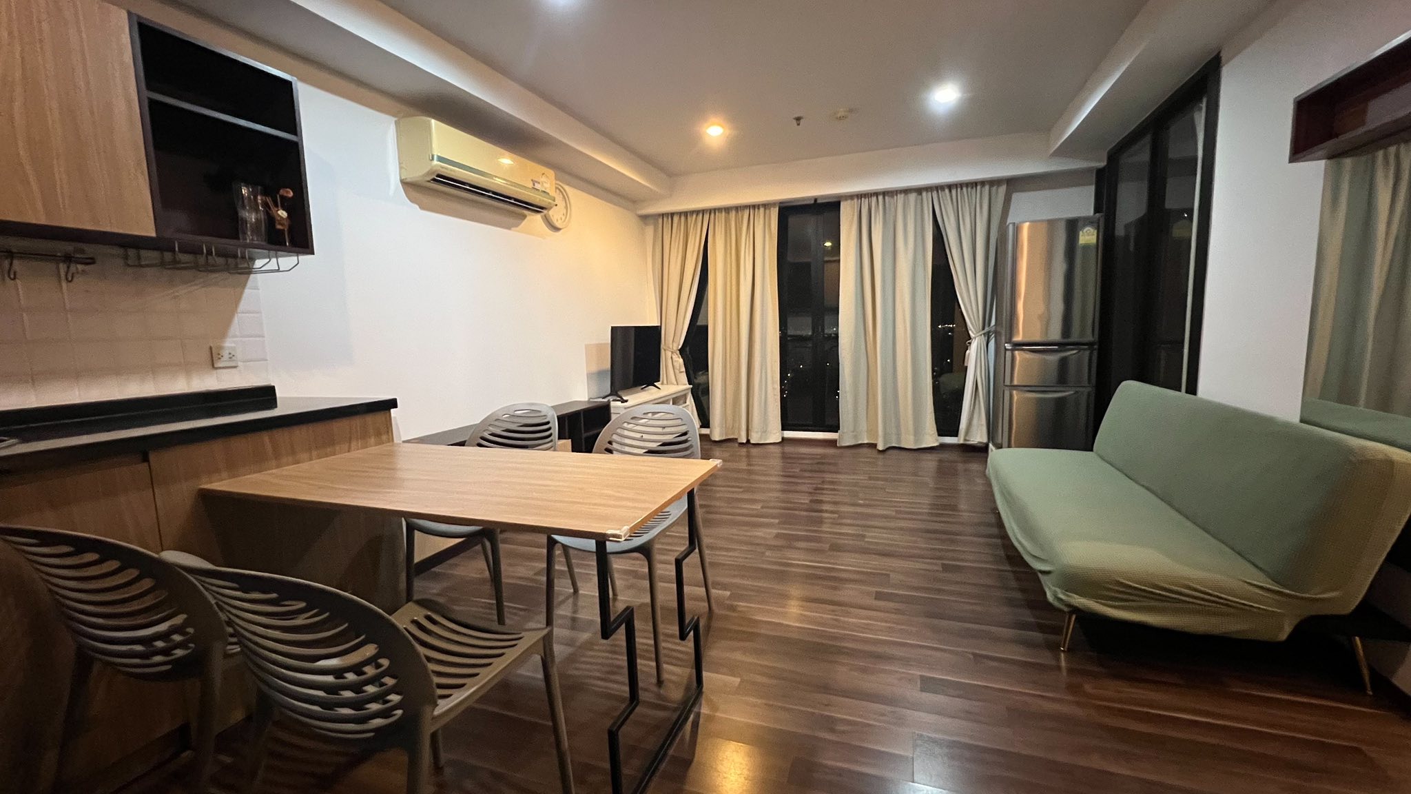 ให้เช่าห้องแบบ 2ห้องนอน 2ห้องน้ำ โซนพื้นที่ BTS แบริ่ง คอนโด The Gallery Bearing (เดอะ แกลเลอรี่ แบริ่ง) High Rise ขนาดห้อง 66 ตรม. ชั้น 21