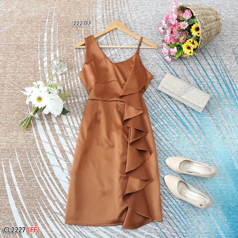 kudapy เดรสสายเดี่ยวสีน้ำตาลเข้ม/สีเขียว/สีฟ้า/สีน้ำตาล ผ้าซาร่าเงา แต่งระบายย้วยลงมาเพิ่มความโดดเด่นให้กับชุด