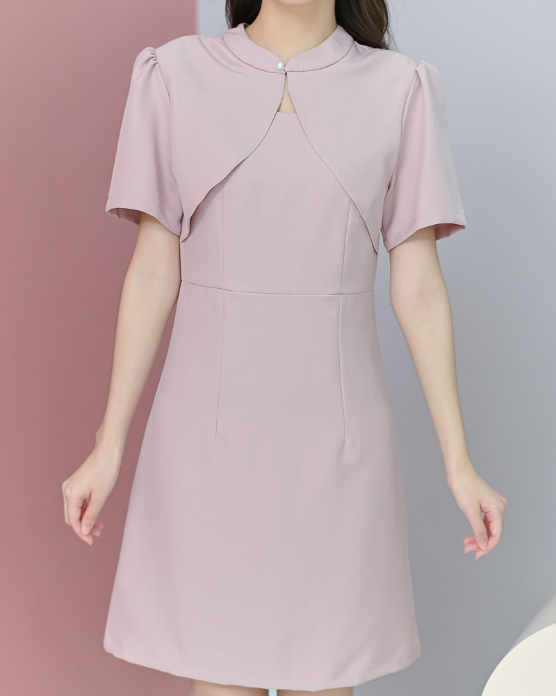 kudapy เดรสทรงเอแขนสั้น ดีไซน์เย็บติดเสื้อคลุม คอกระดุมมุก รูดไหล่แขนพองน่ารัก