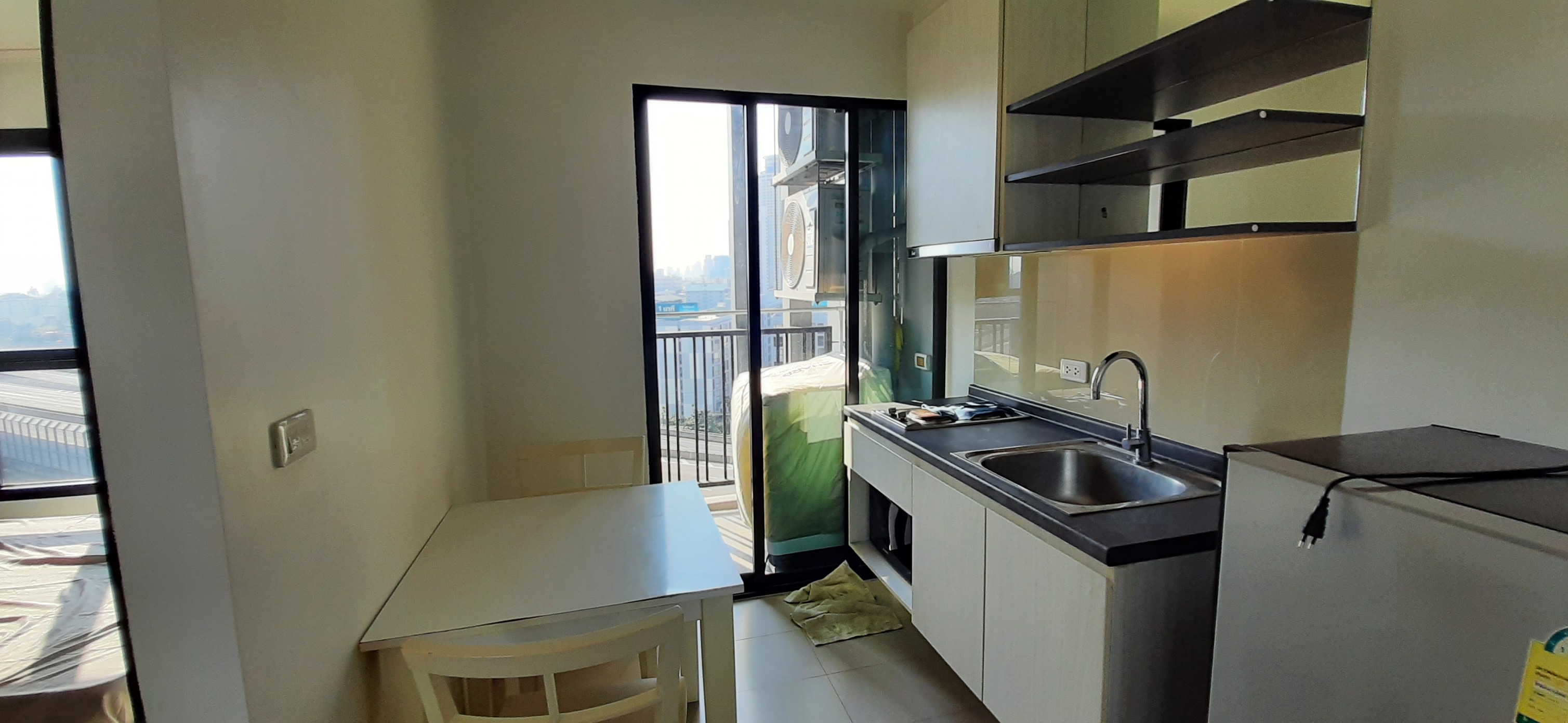 ให้เช่าคอนโด The Base Park West Sukhumvit 77 (เดอะ เบส พาร์ค เวสต์ สุขุมวิท 77) ตกแต่งเฟอร์ครบมีเครื่องซักผ้าใกล้ BTS อ่อนนุช