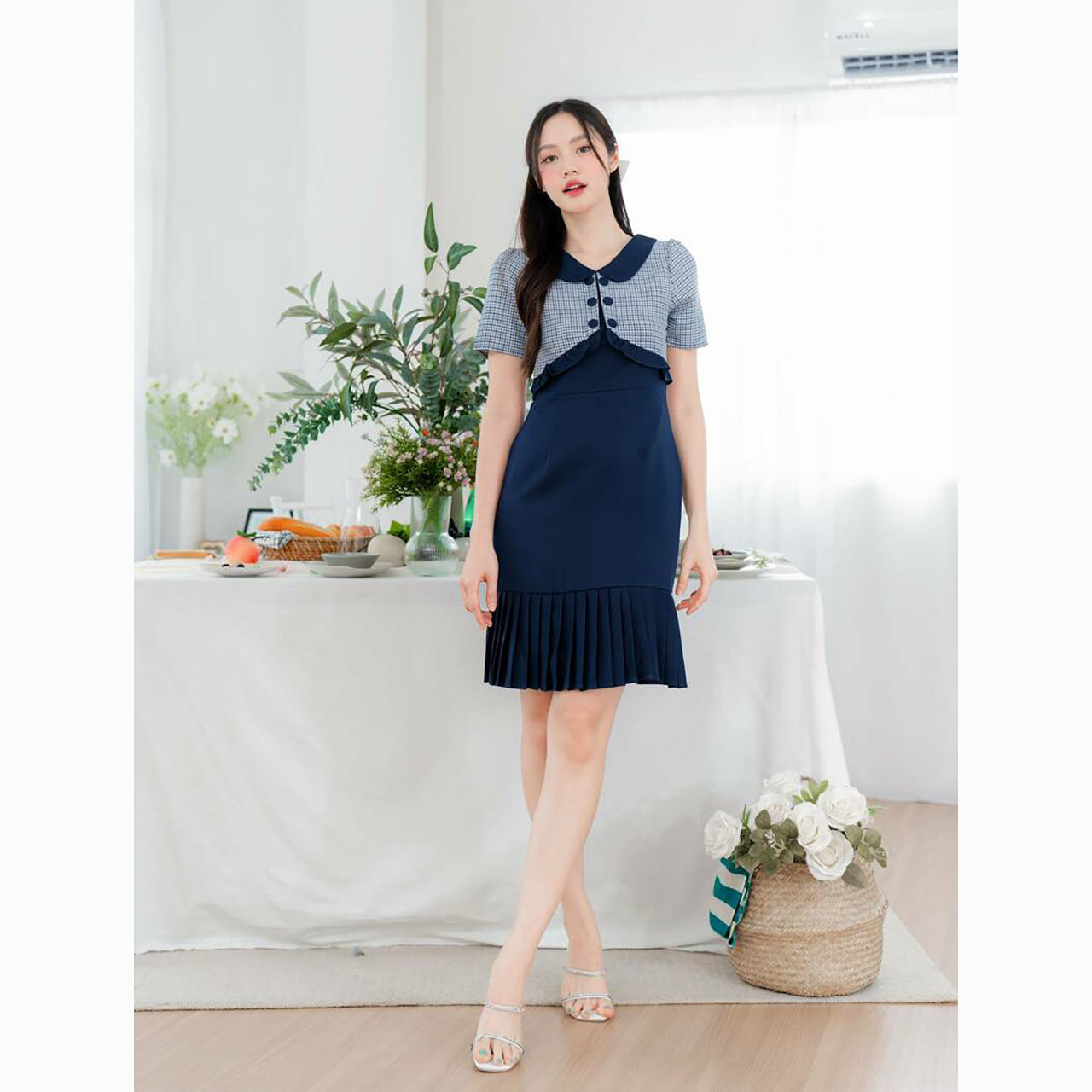 kudapy เดรสสั้นสีน้ำตาล/สีชมพู/สีกรม ปลายกระโปรงพลีทกั๊กสก๊อต