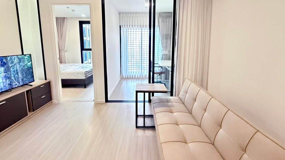 ปล่อยเช่าคอนโด Denim Jatujak (เดนิม จตุจักร) โซน BTS หมอชิต MRT จตุจักร ห้องแบบ 1ห้องนอน / 1ห้องอเนกประสงค์ / 1ห้องน้ำ / โซนครัวปิด ขนาดห้อง 34.5 ตรม. ชั้น 12A