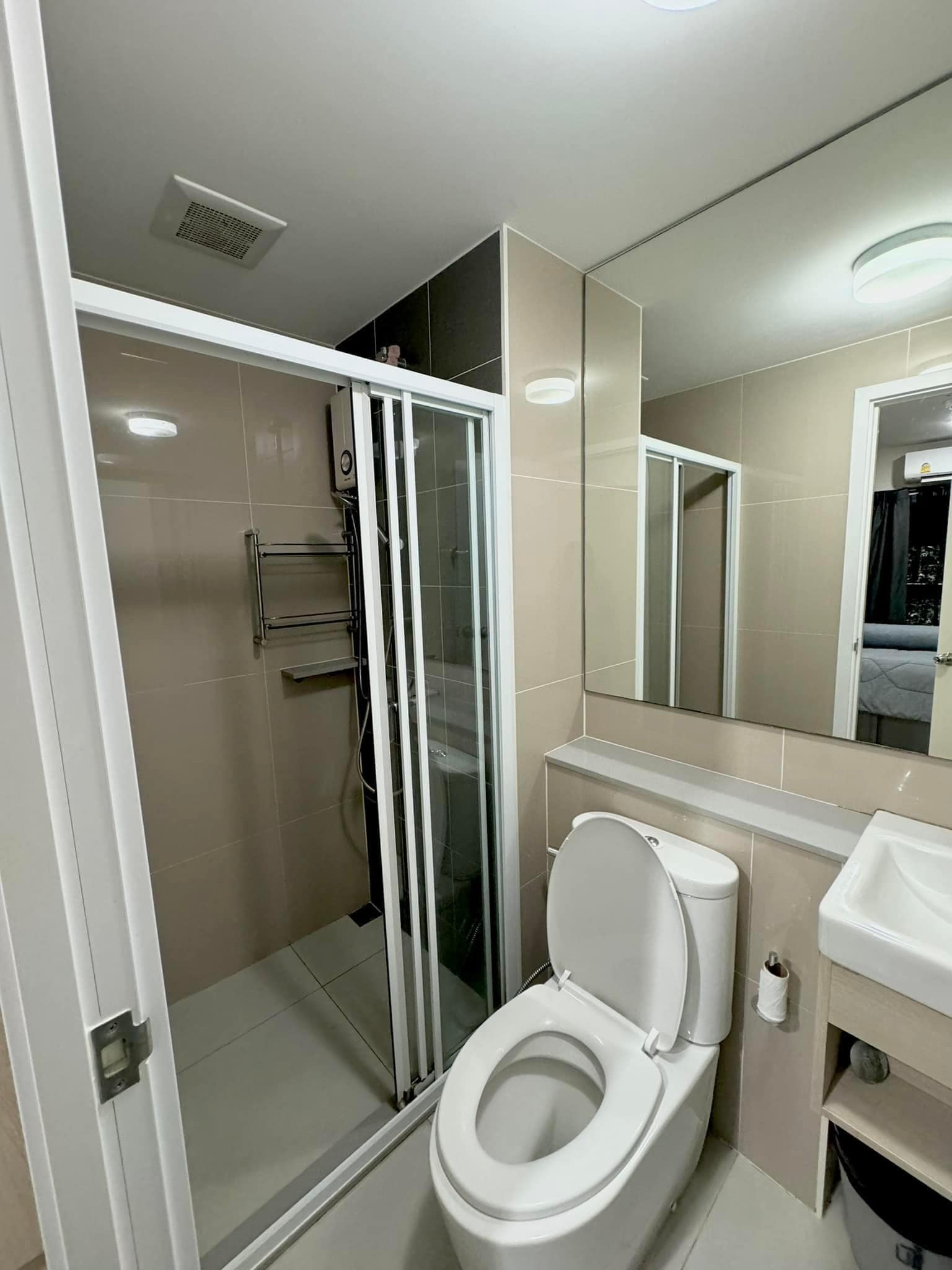 ปล่อยเช่าคอนโด เดอะ ไพรเวซี่ พระราม 9 (The Privacy Rama 9) - สวยน่าอยู่เฟอร์เครื่องใช้ไฟฟ้าครบครั้น - ใกล้ Airport Rail Link รามคำแหง/เดอะมอลล์รามคำแหง