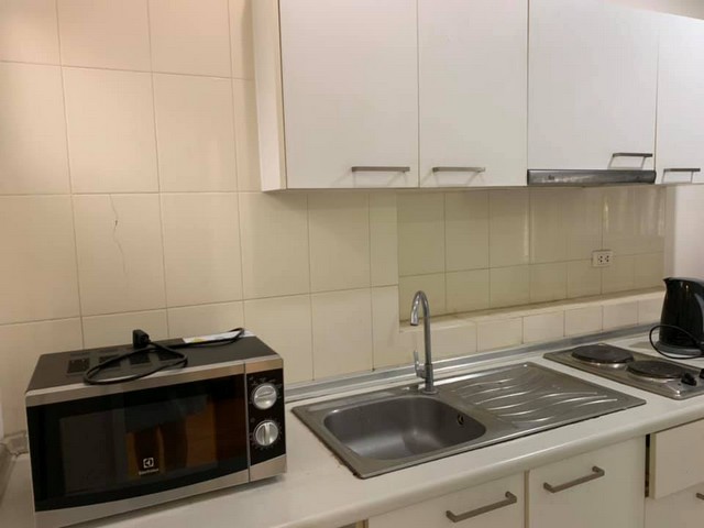 ให้เช่า Life @ Ratchada (ไลฟ์ แอท รัชดา) เฟอร์ครบมีเครื่องซักผ้าเพียง12,000