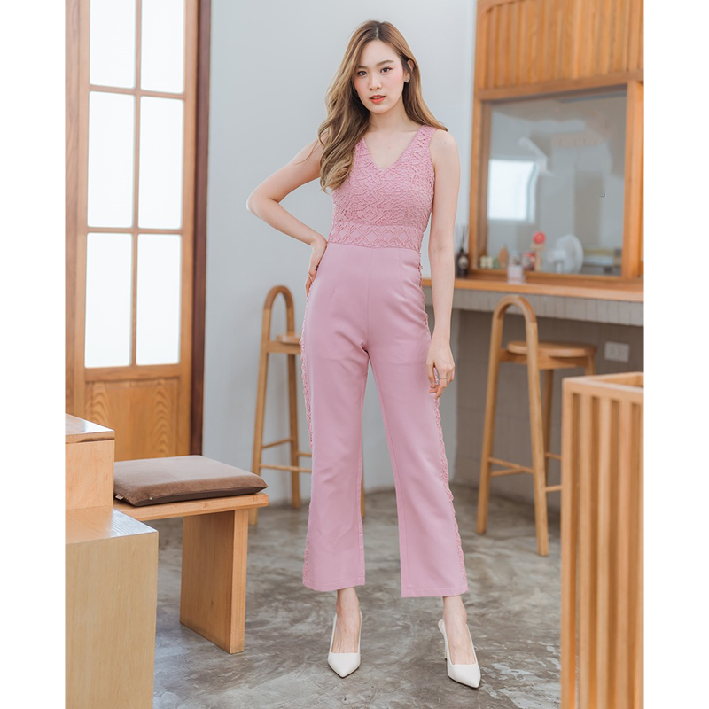 kudapy จั้มสูทขายาวสีชมพู/สีขาว/สีดำ ลายลูกไม้แขนกุด