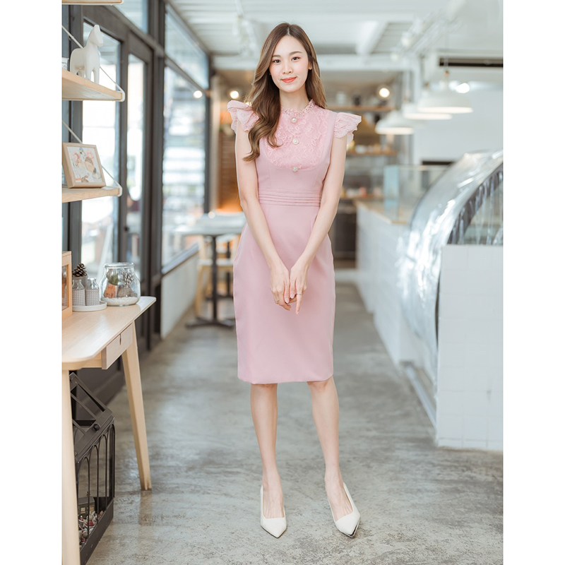 kudapy เดรสสั้นสีขาว/สีชมพู กระโปรงเข้ารูปแขนกุดระบายลูกไม้