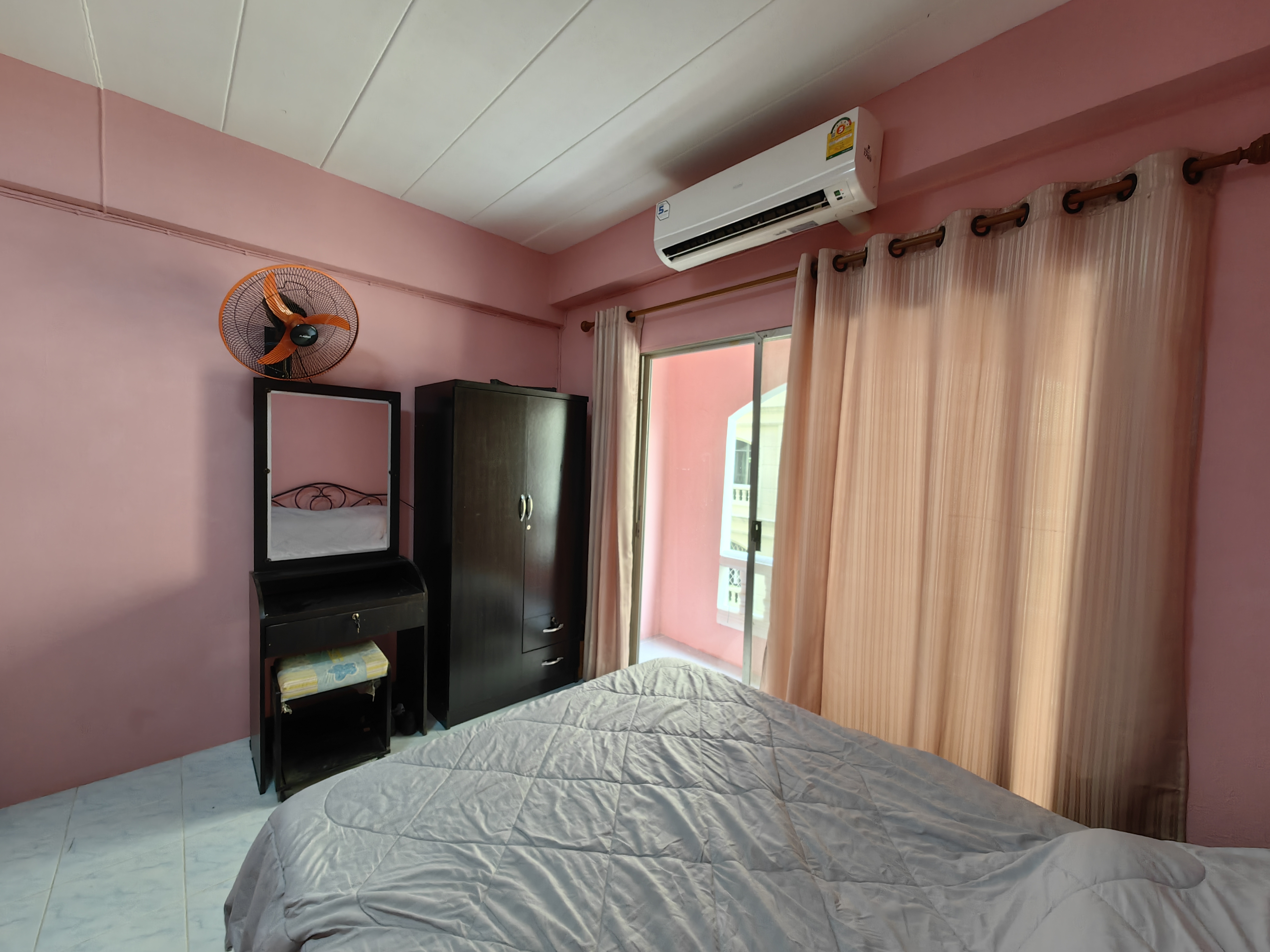 Nirun Residence 4Floor 25 sqm. Mega Bangna Ramkamheang2 Gemopolis 0909897810