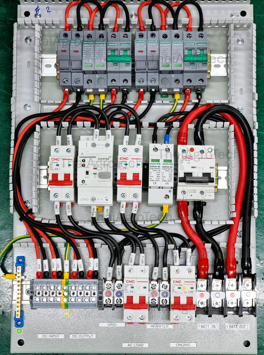 AC-DC Hybrid On/Off-Grid Combiner Box DC 2string 550V (SUNTREE), AC MCB 2P (CNC/CHINT) 1Ph, MCB BATT 500V 125A (CNC), SQ8T-63/2P ATS 2P 63A DIN Dual Power Conversion Switch Suntree ตู้คอมบายเนอร์แบบไฮบริดออนออฟกริด 2 สตริง พร้อม สวิตซ์สลับแหล่งจ่ายไฟ อัตโ