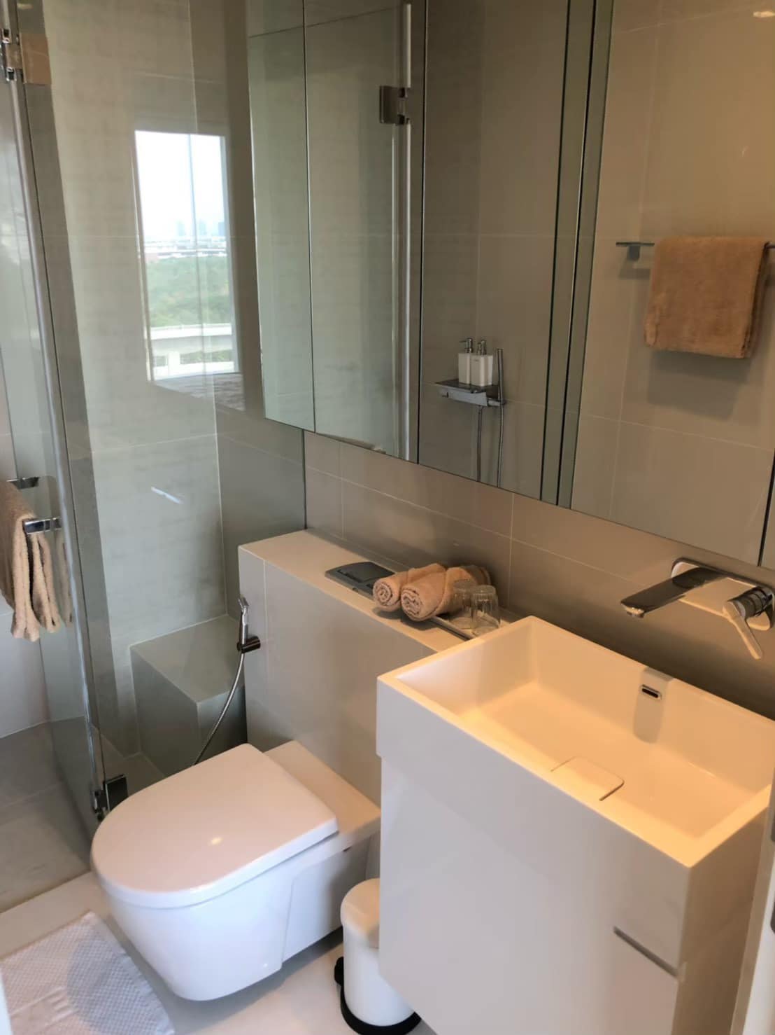 ให้เช่า เดอะ เซนต์ เรสสิเด้นเซส วิวสระห้องพร้อมอยู่มีเครื่องซักผ้า