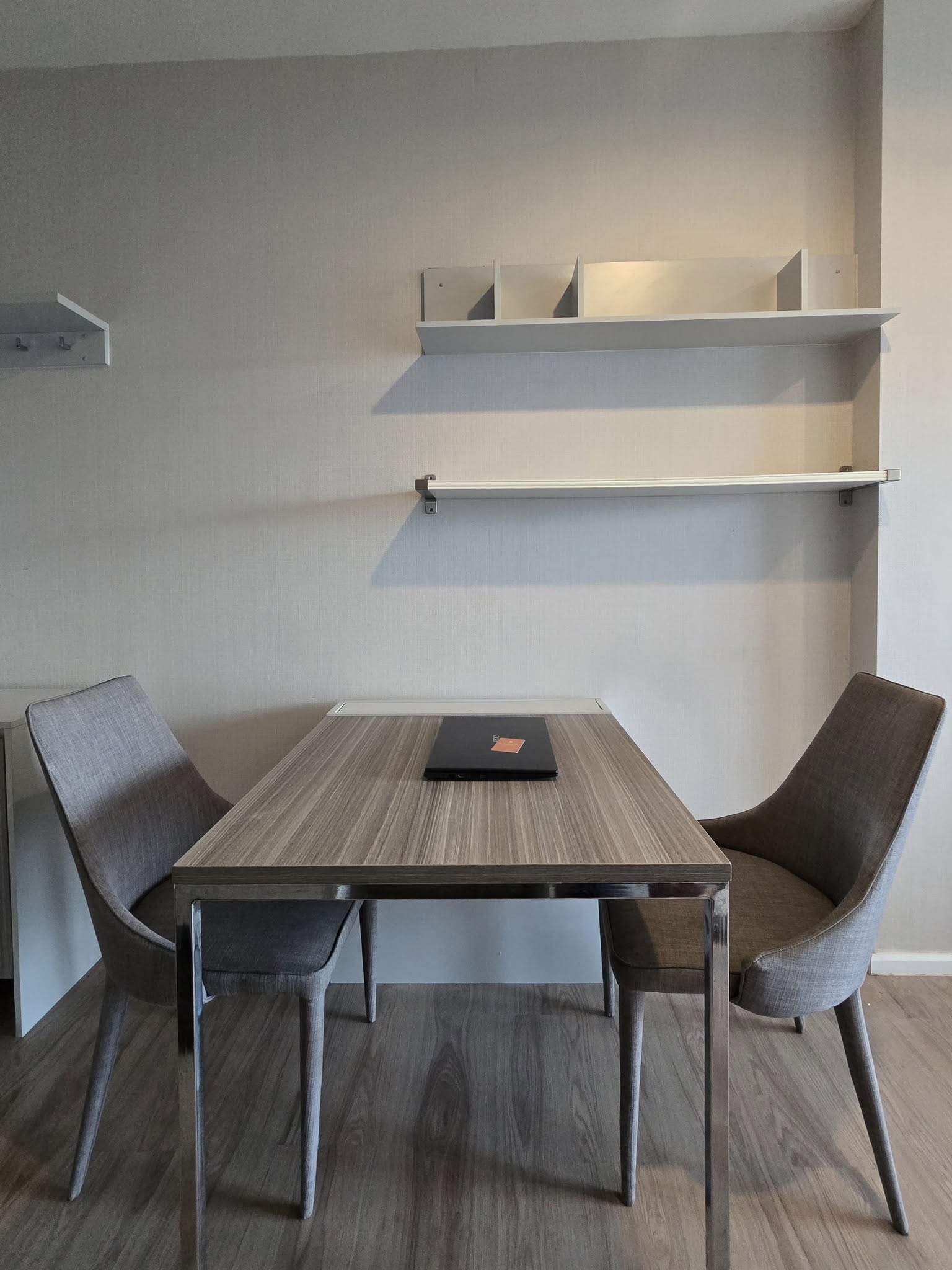 ให้เช่าคอนโด Amber By Eastern Star (แอมเบอร์ บาย อีสเทิร์น สตาร์) โซนพื้นที่ MRT แยกติวานนท์ ห้องแบบ 1ห้องนอน / 1ห้องน้ำ ขนาดห้อง 35 ตรม. ชั้น 8