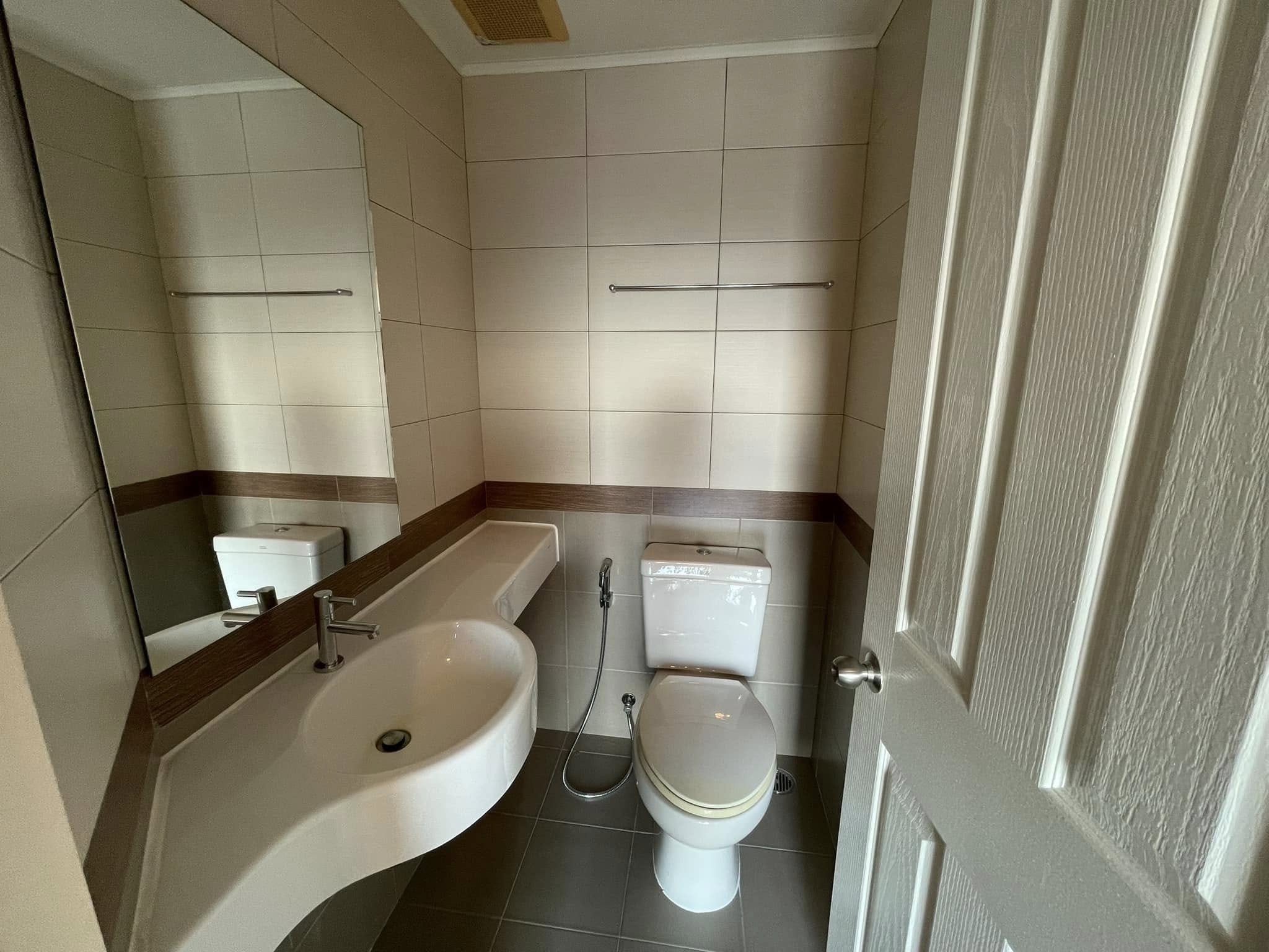 ปล่อยเช่าคอนโด Lumpini Park Pinklao : ลุมพินี พาร์ค ปิ่นเกล้า - โซนพื้นที่ MRT บางยี่ขัน / เซ็นทรัล ปิ่นเกล้า - 1ห้องนอน 1ห้องน้ำ 1ห้องนั่งเล่น - ขนาดห้อง 28 ตรม. ชั้น 30 ตึก B