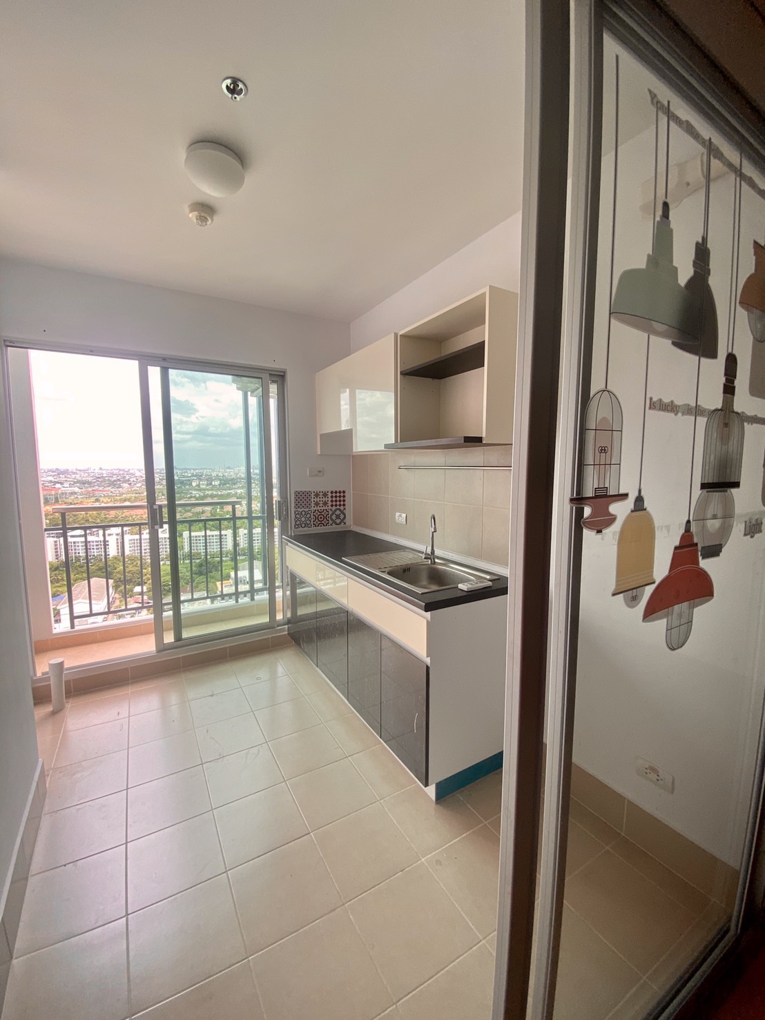 ให้เช่า ศุภาลัย ซิตี้ รีสอร์ท สถานีพระนั่งเกล้า-เจ้าพระยา ชั้น28เฟอร์ครบไม่มีเครื่องใช้ไฟฟ้า