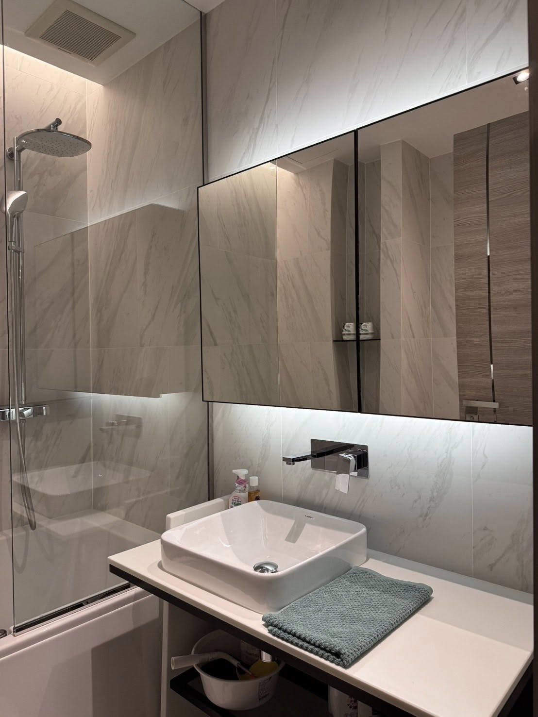 ให้เช่าห้องแบบ 1ห้องนอน 1ห้องน้ำ โซนพื้นที่ BTS ทองหล่อ คอนโด The Room Sukhumvit 38 (The Room สุขุมวิท 38) High Rise ขนาดห้อง 43 ตรม. ชั้น 16