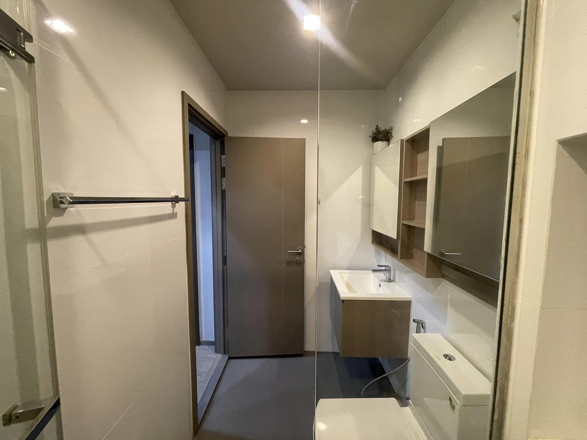 ให้เช่าคอนโด THE LINE Wongsawang (เดอะ ไลน์ วงศ์สว่าง) - 1ห้องนอน 1ห้องครัว ชั้นสูงวิวโล่ง มีเครื่องซักผ้า - การเดินทาง: เพียง 200 เมตรจาก MRT วงศ์สว่าง