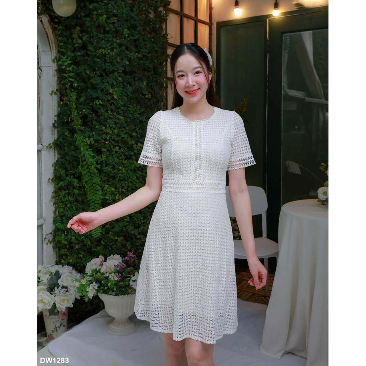 kudapy เดรสสั้นสีสีแดง ชมพู ขาว ผ้าลูกไม้ลายปัก ใส่สวยดูดี