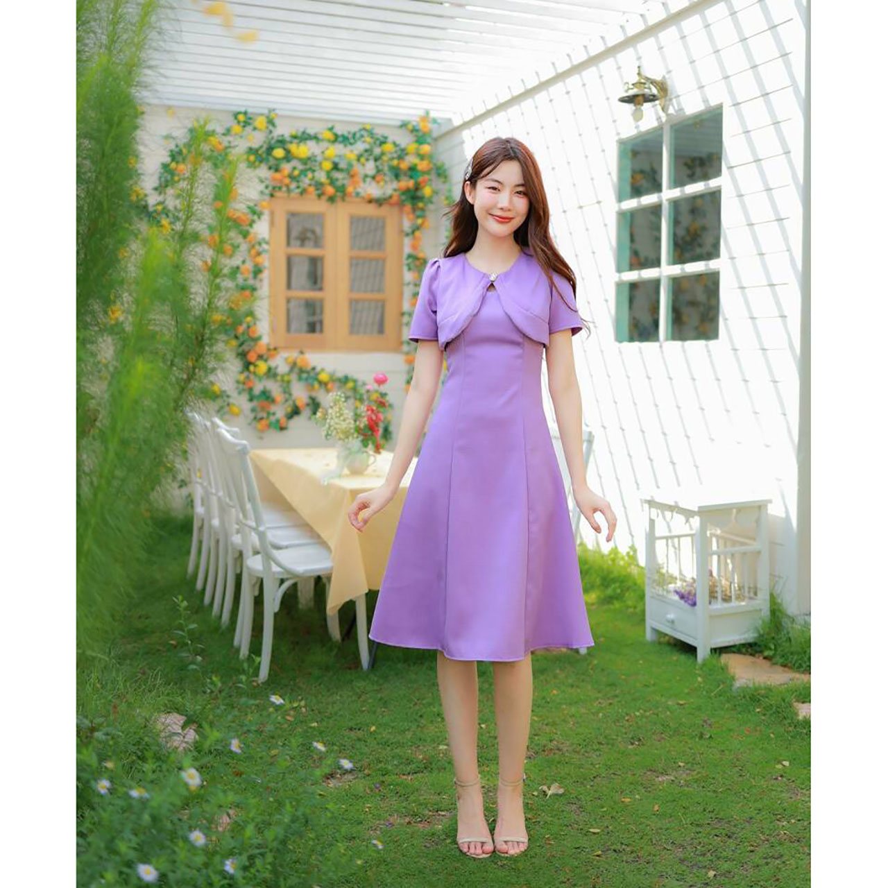 kudapy เดรสสั้น แขนสั้นคอกลมแต่งกระดุมซิปหลัง