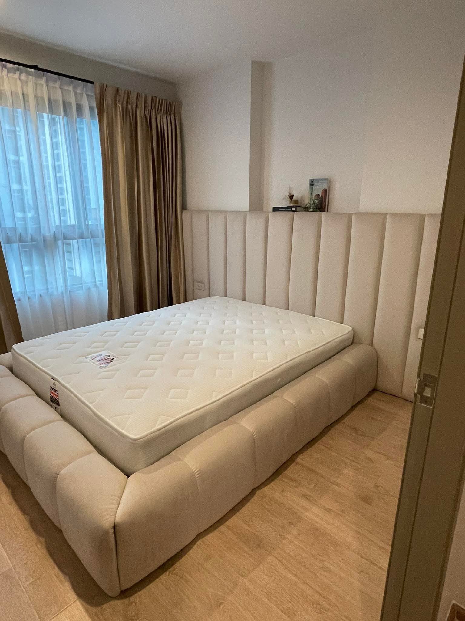 High Rise โซนพื้นที่ MRT พระราม 9 ให้เช่าห้องแบบ 1ห้องนอน 1ห้องน้ำ 1ครัวปิด คอนโด IDEO Rama 9-Asoke (ไอดีโอ พระราม 9-อโศก) ขนาดห้อง 31.5 ตรม. ชั้น 9 ให้เช่า 25,000 ต่อเดือน สัญญาขั้นต่ำ 1 ปี