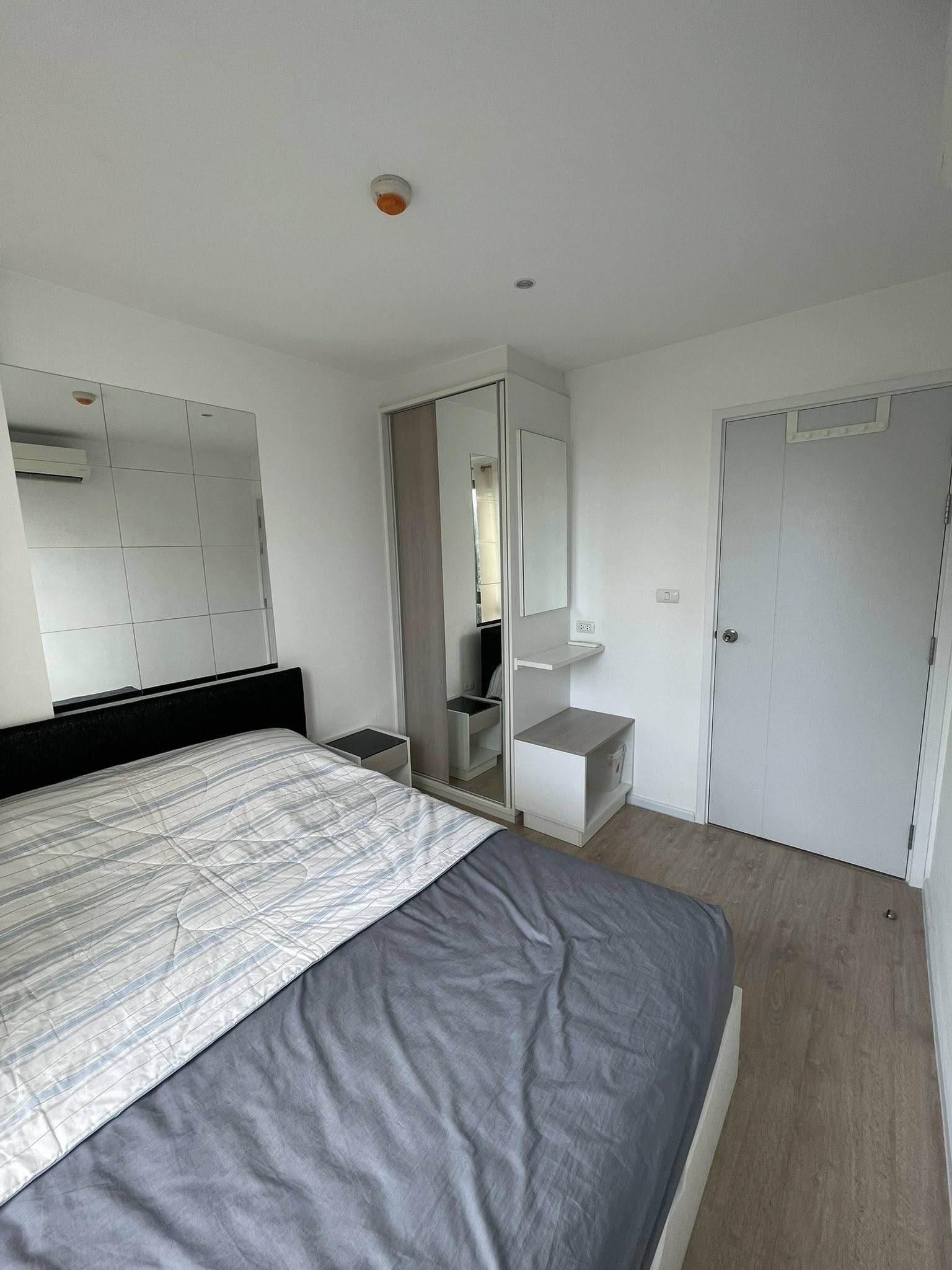 ให้เช่าห้องแบบ 1ห้องนอน 1ห้องน้ำ 1ครัวแยก โซนพื้นที่ เสรีไท รามคำแหง คอนโด iCondo Serithai Green Space (ไอคอนโด เสรีไทย กรีนสเปซ) Low Rise ขนาดห้อง 25 ตรม. ชั้น 4 ตึก A