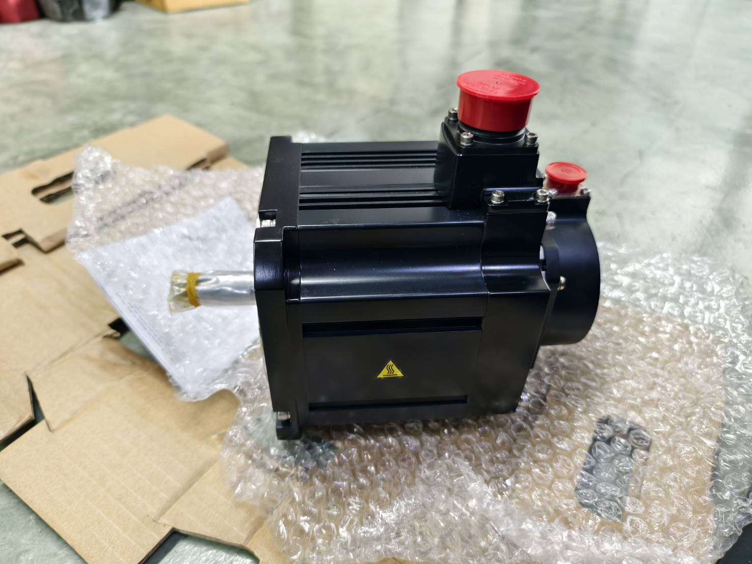 Mitsubishi HF154T-A48 SERVO MOTOR 1.5Kw.